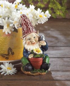 Solar-Powered Gardening Gnome Statue For Outdoor Garden Decor